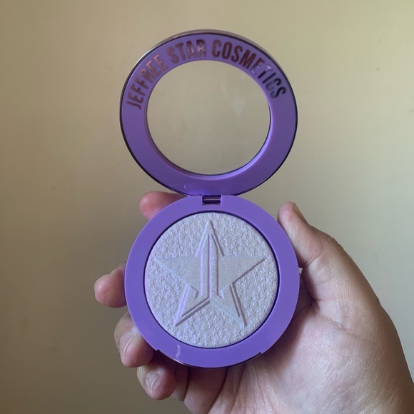 Jeffree Star Cosmetics extreme frost highlighter in shade chocking on ice - Picture 2 of 3